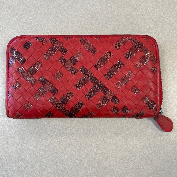 BOTTEGA VENETA Bottega Red Intrecciato Woven Nappa Leather/Snakeskin - Preowned - Picture 1 of 16